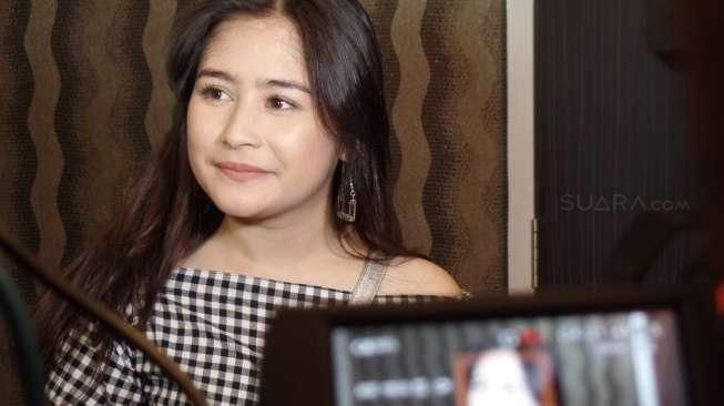 Main Film Horor, Prilly Latuconsina Diwawancara Media Asing