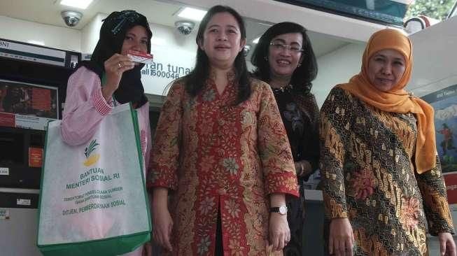 Orang Miskin Dapat Bansos Rp110 Ribu Sebulan dalam Bentuk Kartu