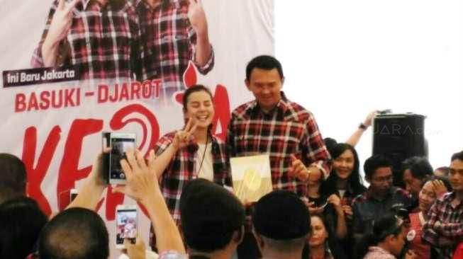 Dukung Ahok, Astrid Tiar: Aku dari Hati Pak, Serius!