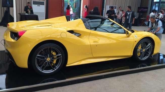 Ferrari Akan Pasarkan Mobil Hibrida ke Indonesia pada 2019?