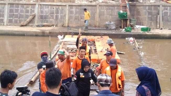 Sylviana Murni Tegur Pasukan Orange di Kolong Jembatan