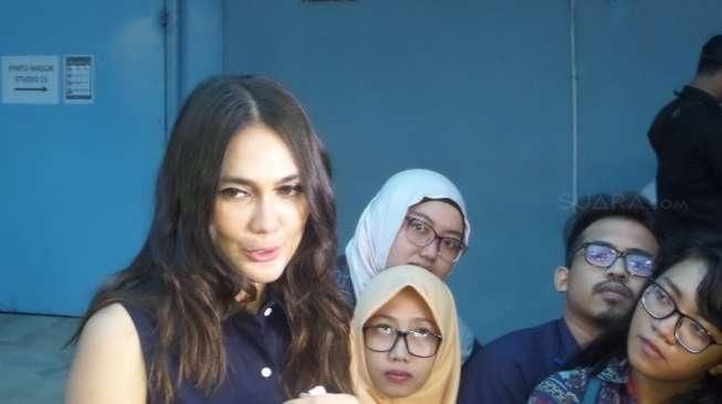 Luna Maya: Orang Indonesia Punya Toleransi Tinggi