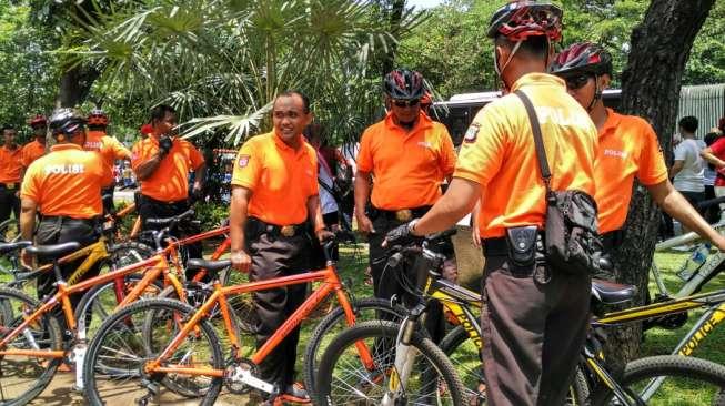 Polisi Bersepeda Kawal Parade Bhinneka Tunggal Ika