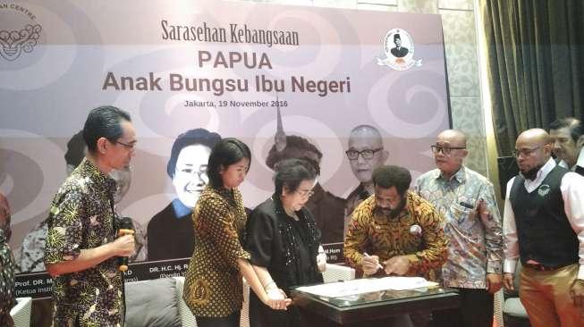 Soekarno Sebut Jasmerah, Pendiri Papuan Center Sebut Jasopa