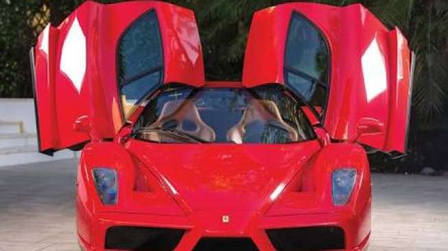 Ferrari Enzo Milik Desainer Tommy Hilfiger Bakal Dilelang