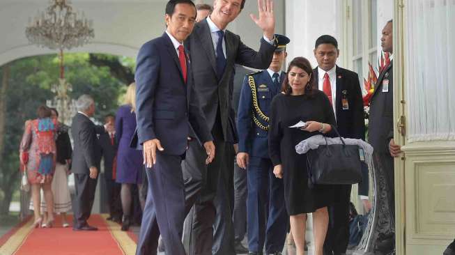 Presiden Joko Widodo menerima kunjungan Perdana Menteri Kerajaan Belanda Mark Rutte di Istana Merdeka, Jakarta, Rabu (23/11).