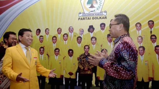 Membahas beberapa hal termasuk stabilitas ekonomi dan masalah politik