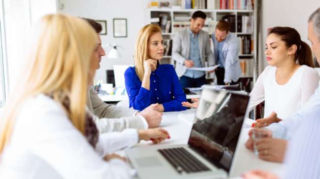 5 Cara Tampil Lebih Profesional di Tempat Kerja