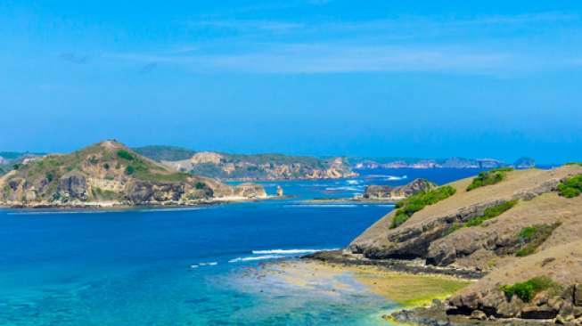 the beautiful coastal scenery in the Kuta, Lombok island