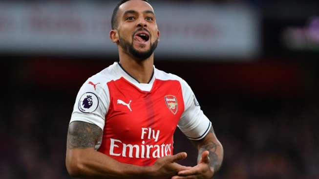 Walcott Ngotot Tambah Satu Gol Demi Mesin Pembuat Kopi?