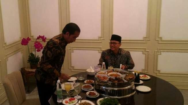 Strategi Jokowi Kuasai Situasi Politik Panas Lewat Meja Makan