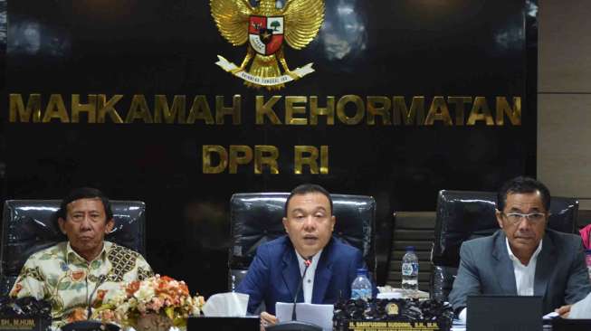 Terbukti melakukan pelanggaran etik dalam kasus pemindahan mitra kerja BUMN