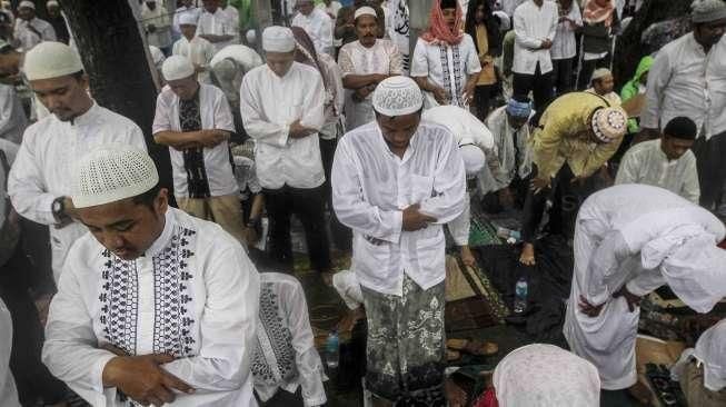 Salat Jumat Bersama Masa Aksi 212