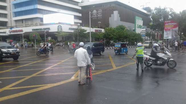 Pendemo Bubar, Jalan Thamrin Lancar Jaya