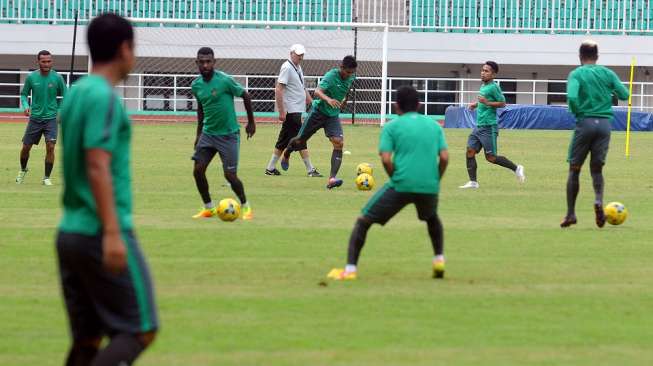 Kiper Persija Gantikan Kurnia Meiga di Laga Kontra Vietnam?