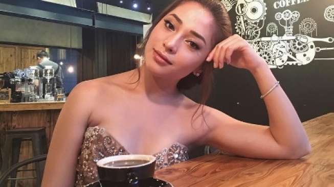 Vanessa Angel dan Nikita Willy Senam Seksi, Saya Jadi Ikut Gerah