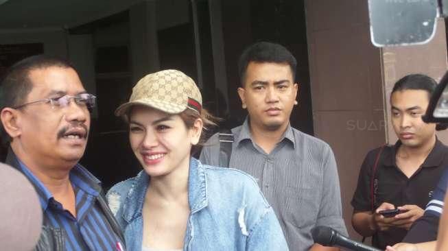 Dicolek saat "Crowd Surfing", Nikita Mirzani Tabok Penonton