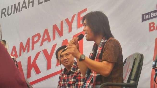 Once Rela Bangun Pagi untuk Puji Ahok di Rumah Lembang