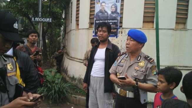 Ngeri, Pemuda Ini Ketahuan Bawa Keris Saat Dekati Ahok