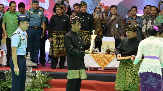 Jokowi didaulat sebagai Pendekar Utama Pencak Silat [Suara.com/Syaiful Rachman]