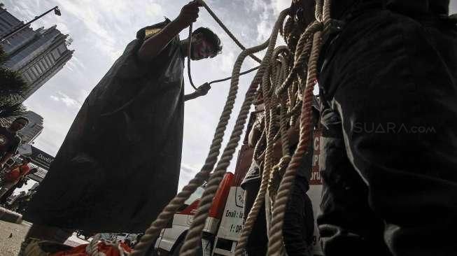 Tuntut Pembebasan Aktivis Rakyat