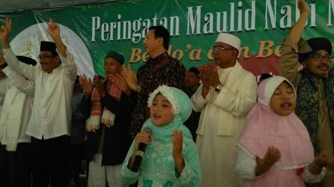 Peringatan Maulid Nabi, Ahok dan Djarot Ikut Menari dan Menyanyi