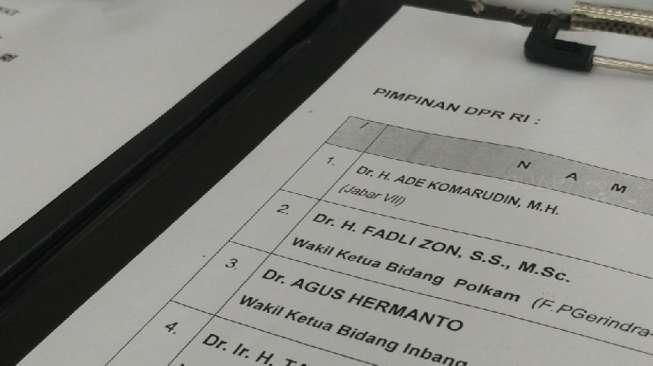 Nama Ade Komarudin Masih Jadi Ketua DPR di Daftar Hadir Paripurna