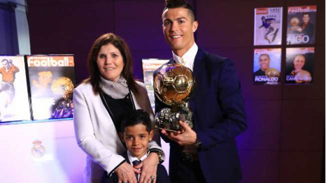 Ronaldo Jadi Pemain Terbaik Dunia, Fans Messi Murka