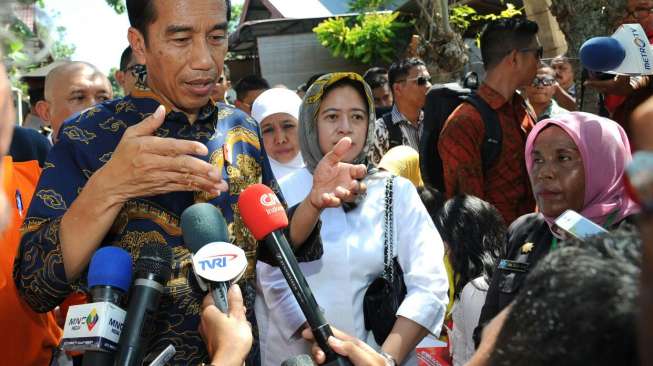 Ratusan Warga Histeris Lihat Jokowi di Hipermart