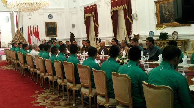 Gagal Boyong Piala AFF, Timnas Tetap Dapat Jempol dari Jokowi