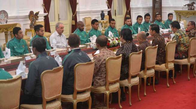 Timnas Garuda Dijamu Jokowi