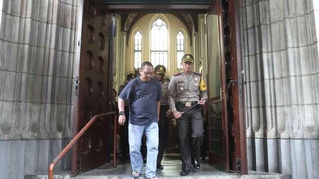 Tinjau Persiapan Natal di Katedral