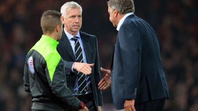 Pecat Pardew, The Eagles Boyong Eks Pelatih Timnas Inggris