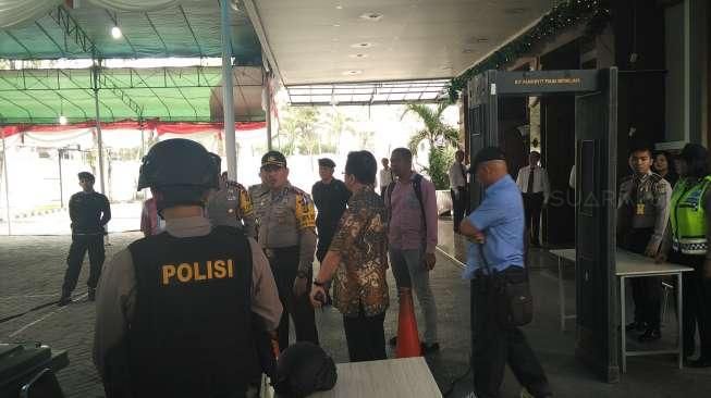Pengamanan Gereja Tempat Ahok Beribadah Natal Dibagi 3 Ring