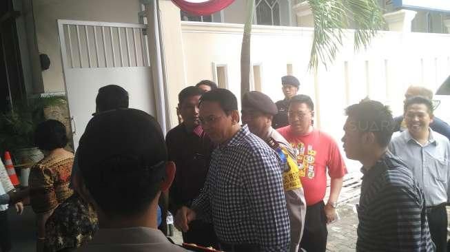 Didampingi Istri, Anak, dan Ibu, Ahok Tiba di GKY Pluit