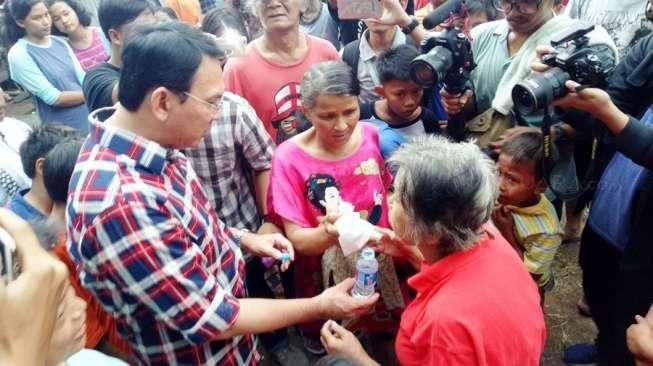 Ahok Ditemui Seorang Nenek Pintar dari Ragunan
