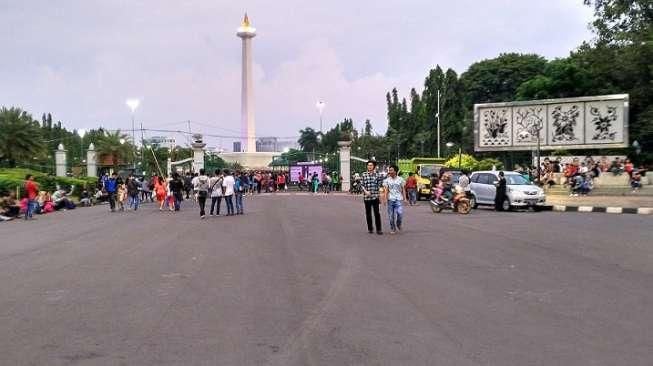 Ahok Kritik Anies Soal Kegiatan Ibadah di Monas