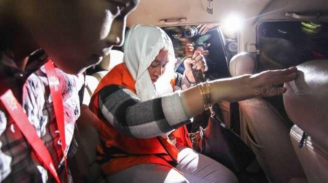 Divonis 11 Tahun Penjara, Bupati Klaten Menangis