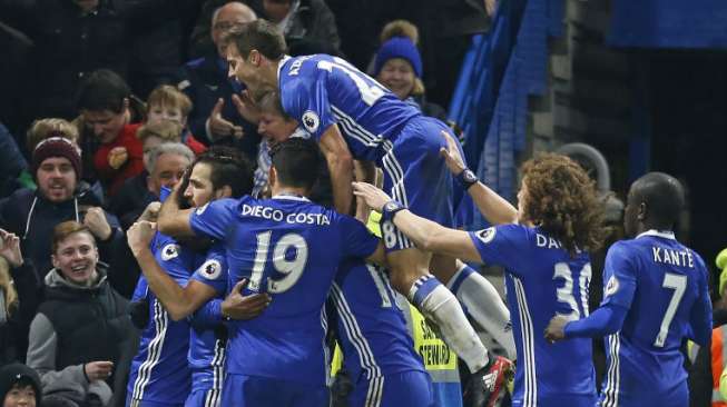 Hantam Stoke, Chelsea Kokoh Memimpin di Pergantian Tahun