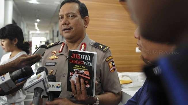 Polisi Tahan Penulis Buku 