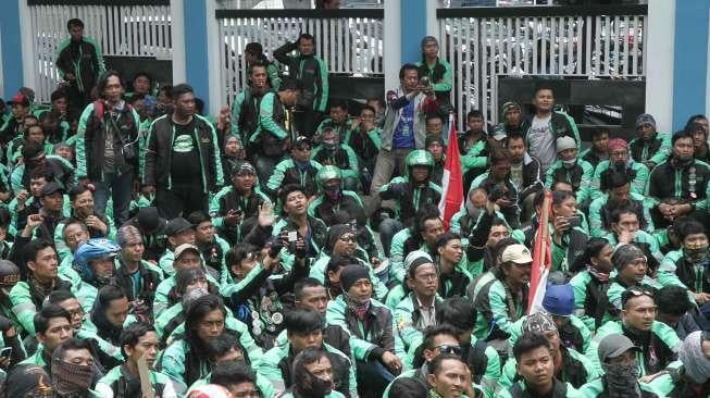 Pengemudi Grab Bike Tuntut Kenaikan Argo