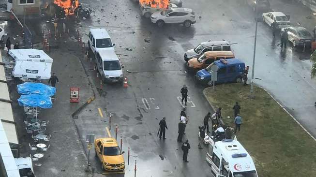 Bom Mobil Meledak di Turki, Seorang Polisi Jadi Pahlawan