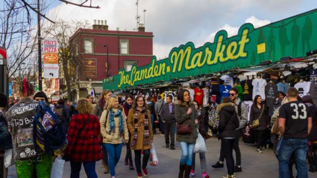 Berburu Suvenir di Camden Market London