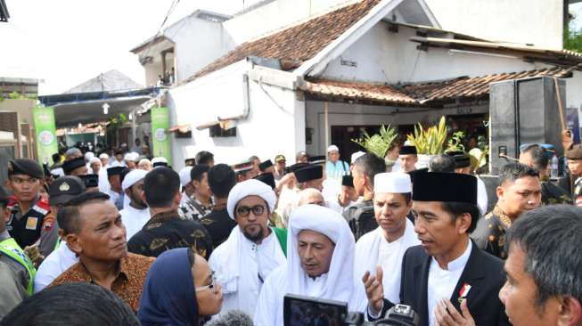 Presiden Jokowi Blusukan ke Pasar Kajen Pekalongan 