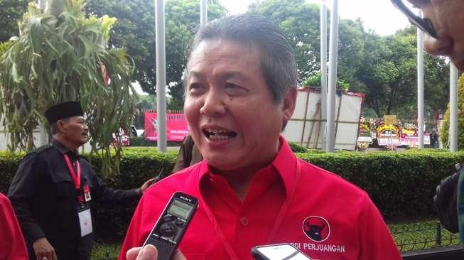 Ketua DPP PDI Perjuangan Hendrawan Supratikno [suara.com/Dian Rosmala]
