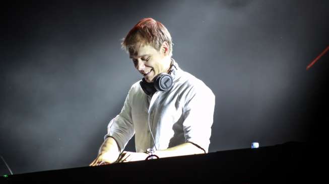 Armin Van Buuren Akan Konser 6 Jam di Jakarta