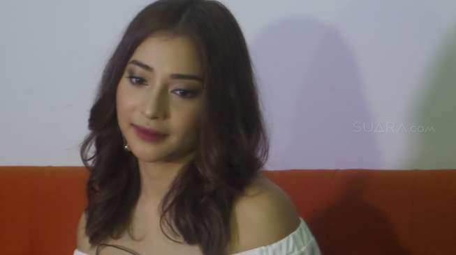 Heboh Foto Hot Nikita Willy Pakai Tank Top