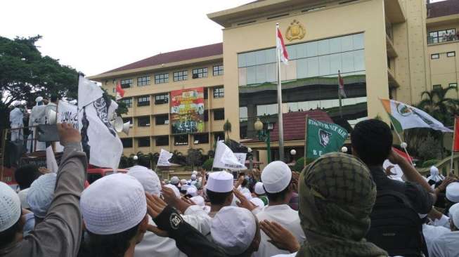 Usai Laporan Diterima Mabes, Laskar FPI Kembali ke Al Azhar