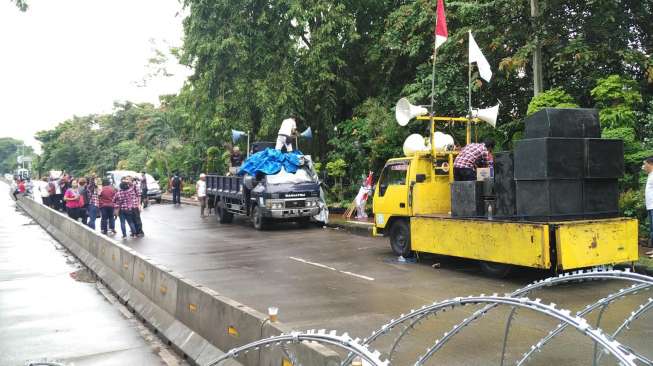 Puluhan Pendukung Telah Berdatangan, Massa Anti Ahok Belum Tampak