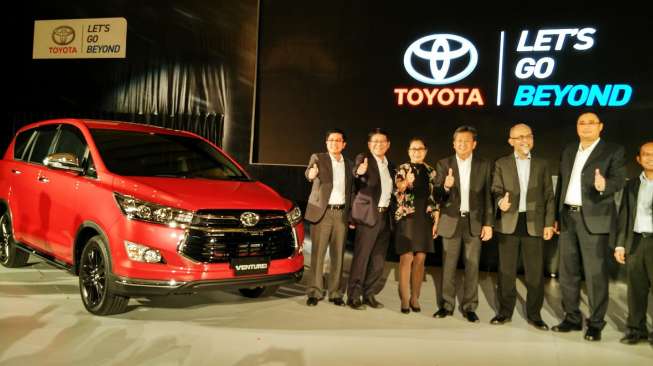 Toyota Luncurkan Kijang Innova Venturer di dalam Jakarta, Hari Senin (16/1/2017). [Suara.com/Insan Akbar Krisnamusi]
